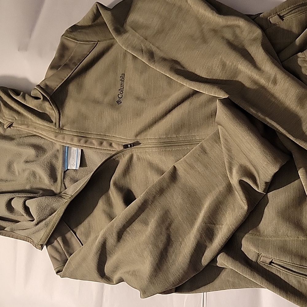 Columbia zip up light jacket